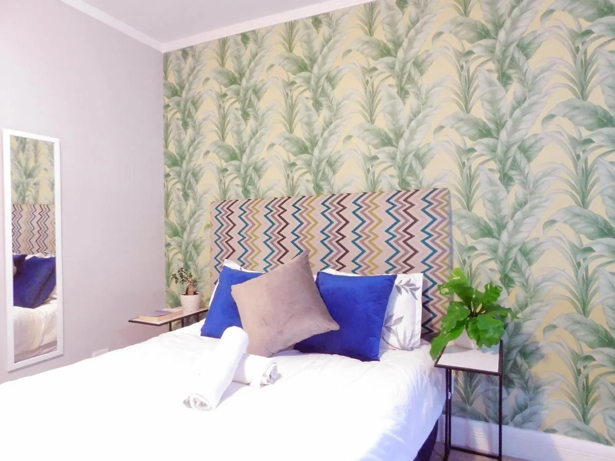 Four Seasons Apartments Cape Town